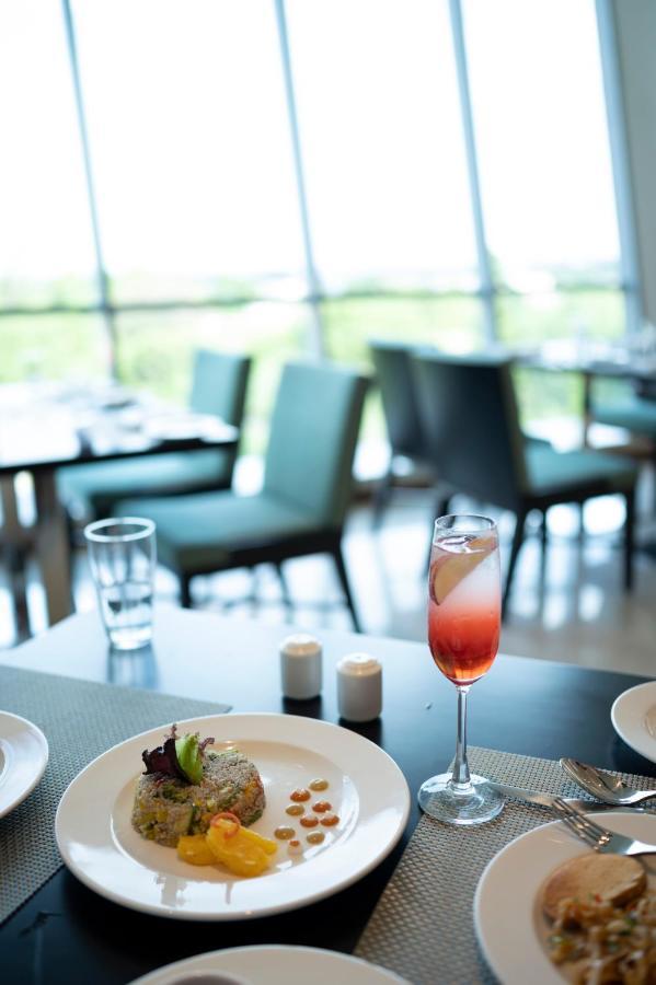 Fairfield By Marriott Agra Hotell Agra  Exteriör bild