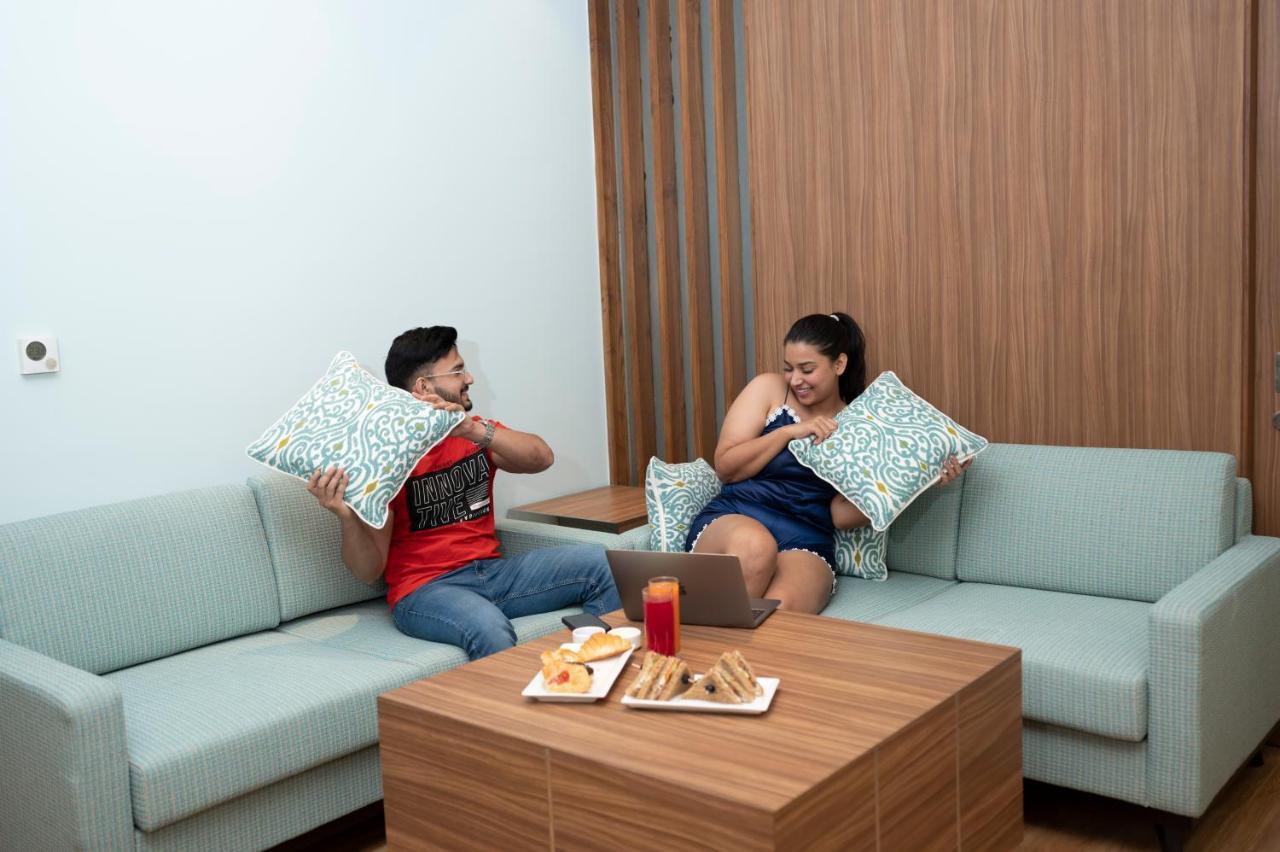 Fairfield By Marriott Agra Hotell Agra  Exteriör bild